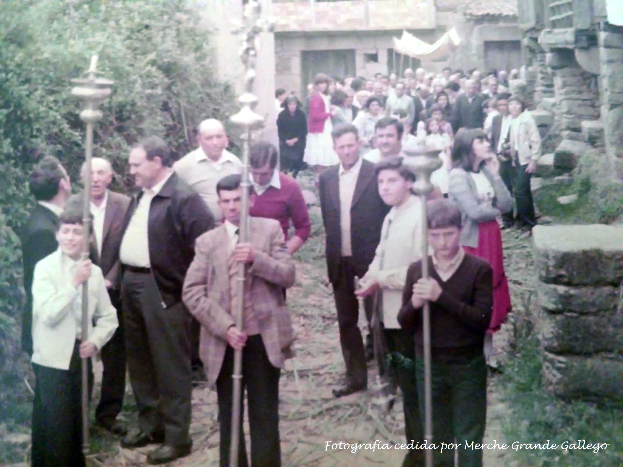 334712_2249612074652_447847488_o (1)